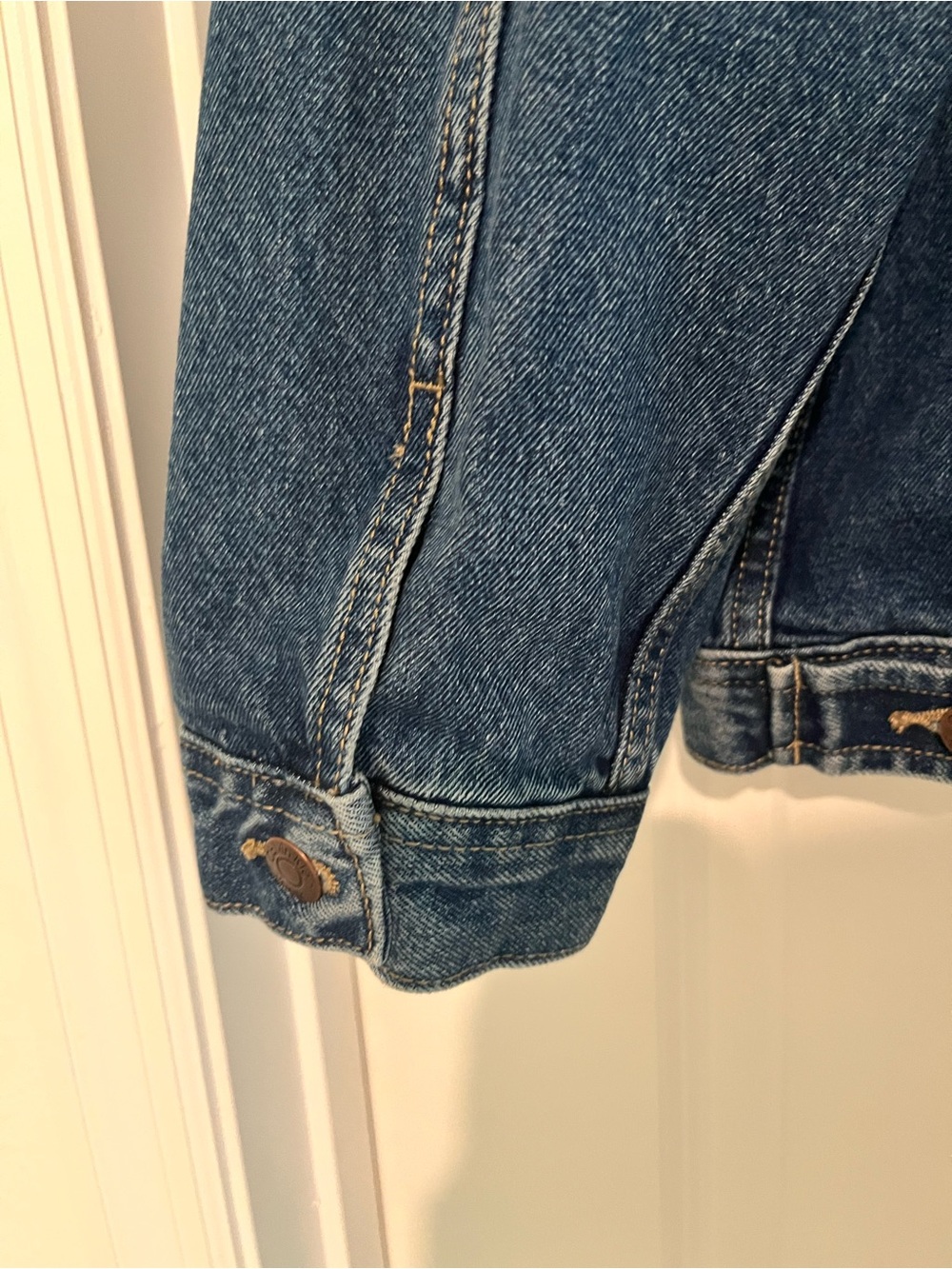 Calvin Klein Jeans Medium Blue Denim Jacket with Silver Buttons - Picture 7 of 10